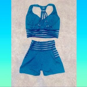 Bombshell sportswear ouutfit